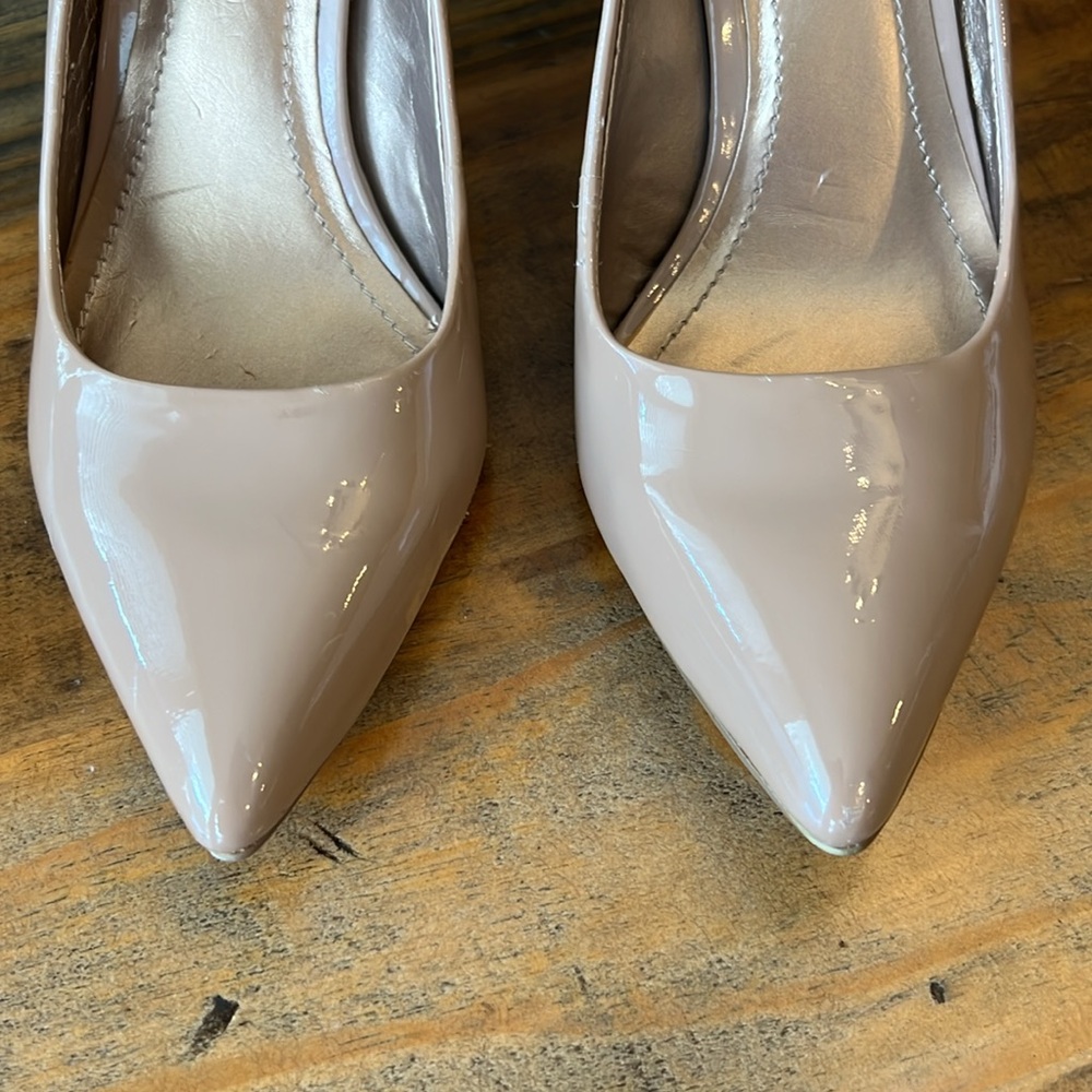 BCBG DARK beige Patent Leather Heels - Picture 3 of 9